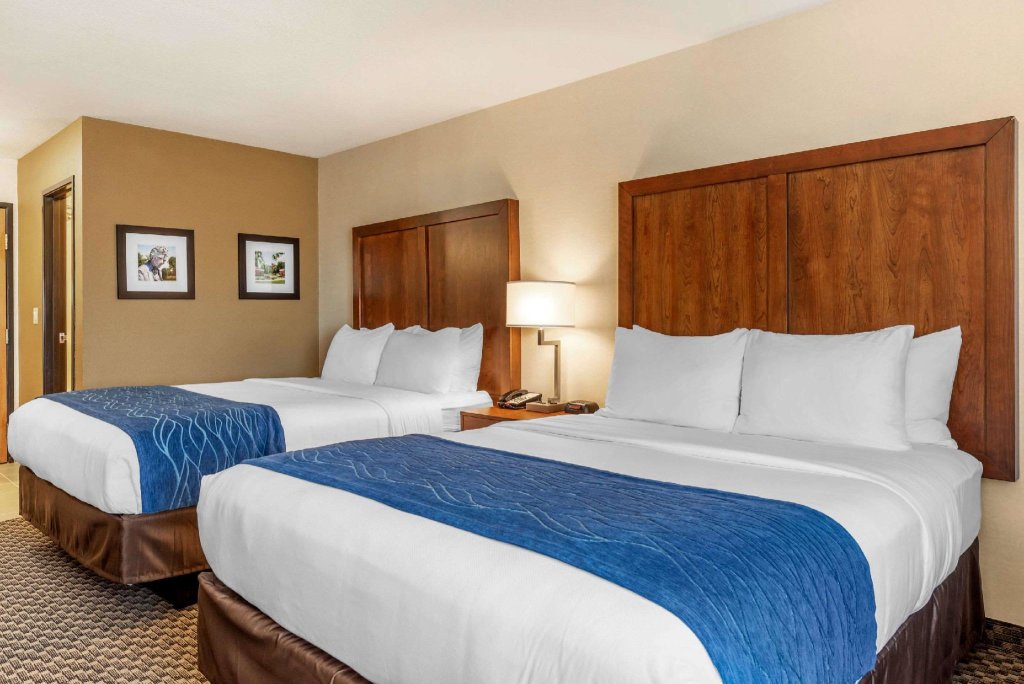 Двухместный люкс Comfort Inn & Suites near Route 66 Award Winning Gold Hotel 2021