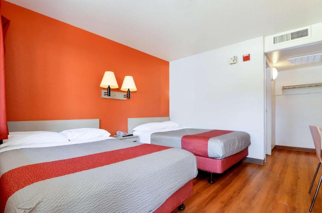 Standard Quadruple room Motel 6-Big Bear Lake, CA