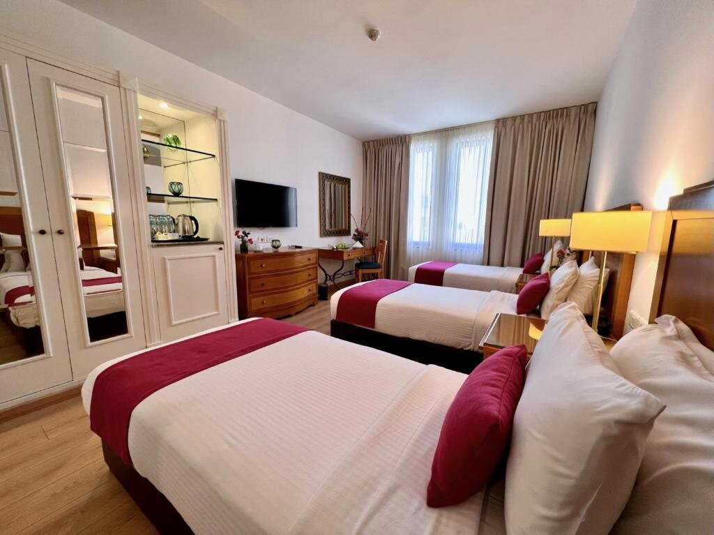 Standard Dreier Zimmer Liwan Hotel
