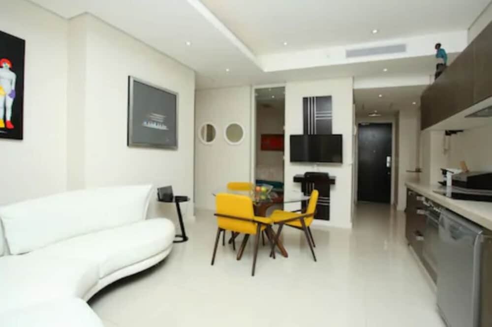Апартаменты с 2 комнатами Sandton Skye Johannesburg Luxury Apartment