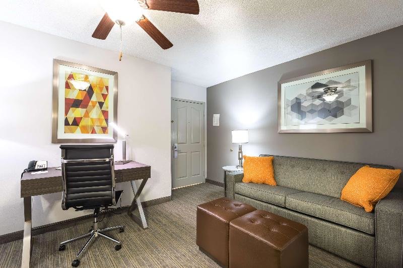Standard Zimmer Country Inn & Suites by Radisson, Lake Norman Huntersville, NC