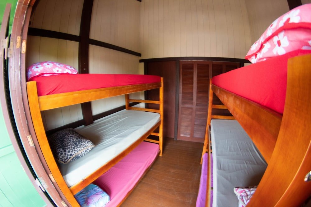 Кровать в общем номере (женский номер) Floripa Guest Hostel