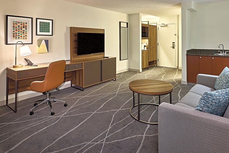 Двухместный люкс c 1 комнатой Holiday Inn Express & Suites Charleston Dwtn - Westedge, an IHG Hotel