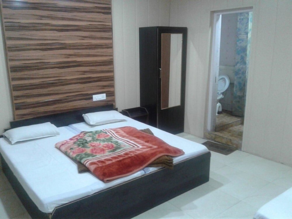 Deluxe Zimmer Hotel Neelam Raj