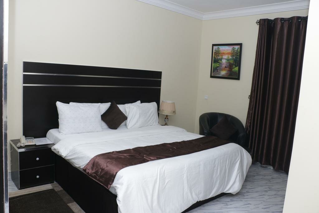 Royal room Brookville Hotel & Suites