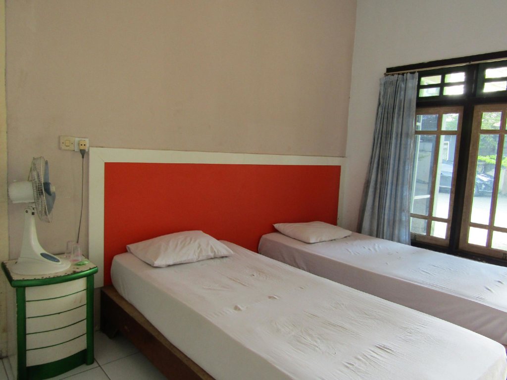 Standard room Hotel Kencana Jaya