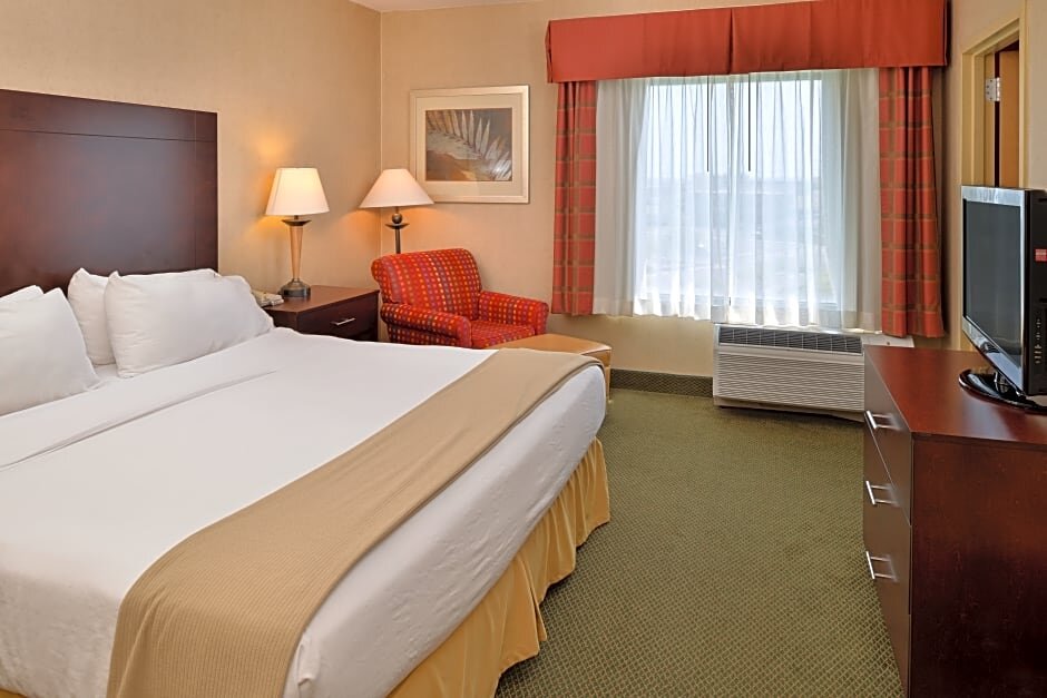1 Bedroom Suite Holiday Inn Express & Suites - Ocean City, an IHG Hotel