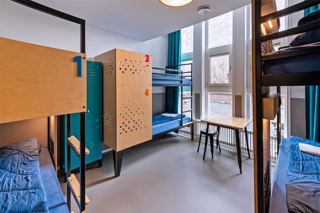 Кровать в общем номере Stayokay Hostel Den Haag