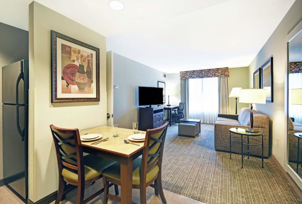 Двухместный люкс Homewood Suites by Hilton Denver International Airport
