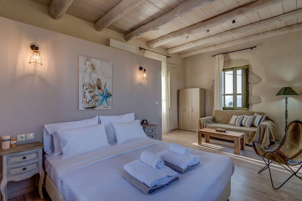 Вилла с 3 комнатами с видом на море Traditional Stonebuilt Villa Leonanto, only 5 Km from a Sandy Beach
