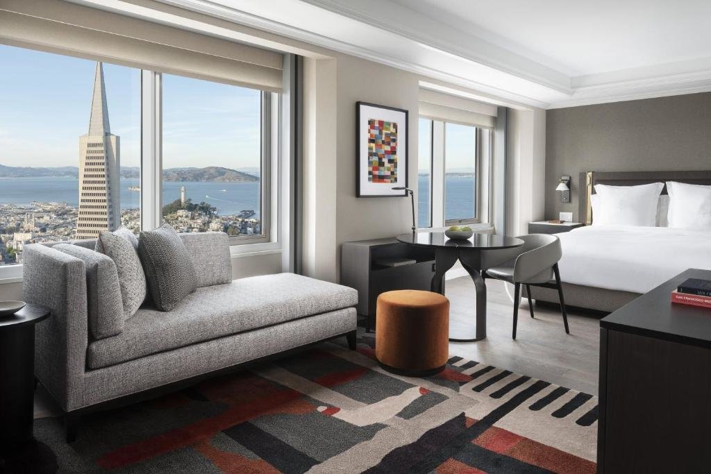 Deluxe Double room with bay view Four Seasons Hotel San Francisco at Embarcadero