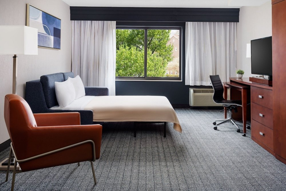 Executive Suite Courtyard by Marriott Manchester - Boston Regional Airport