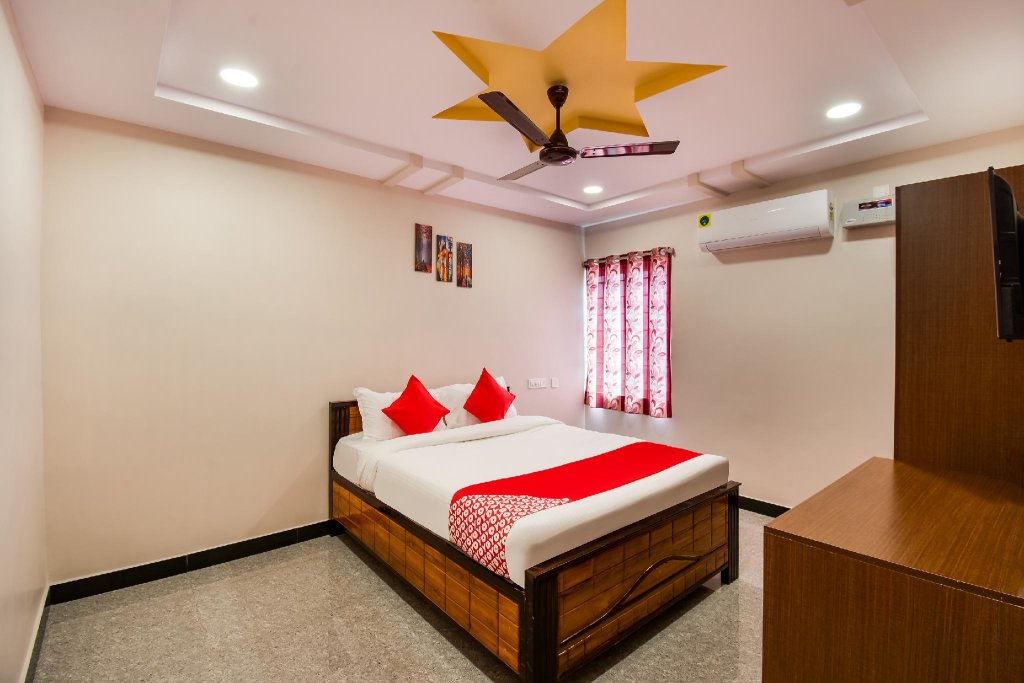 Standard Suite OYO 65421 Nakshatra Suites And Function Hall