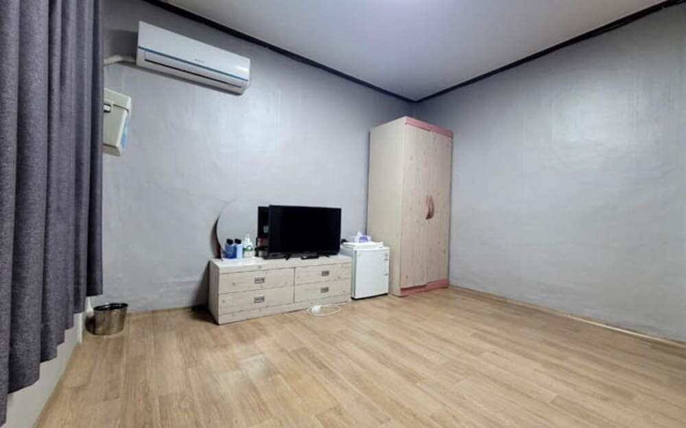 Standard Zimmer Buan Myeongseong