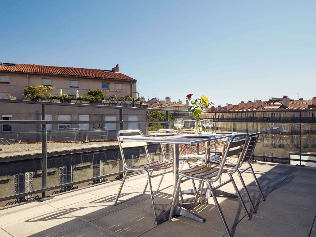 Четырёхместные апартаменты Superior c 1 комнатой с балконом Aparthotel Adagio Marseille Vieux Port