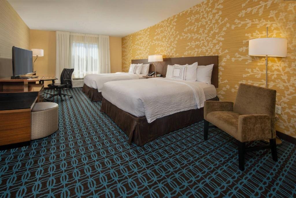 Standard Family room Fairfield Inn & Suites by Marriott at Dulles Airport