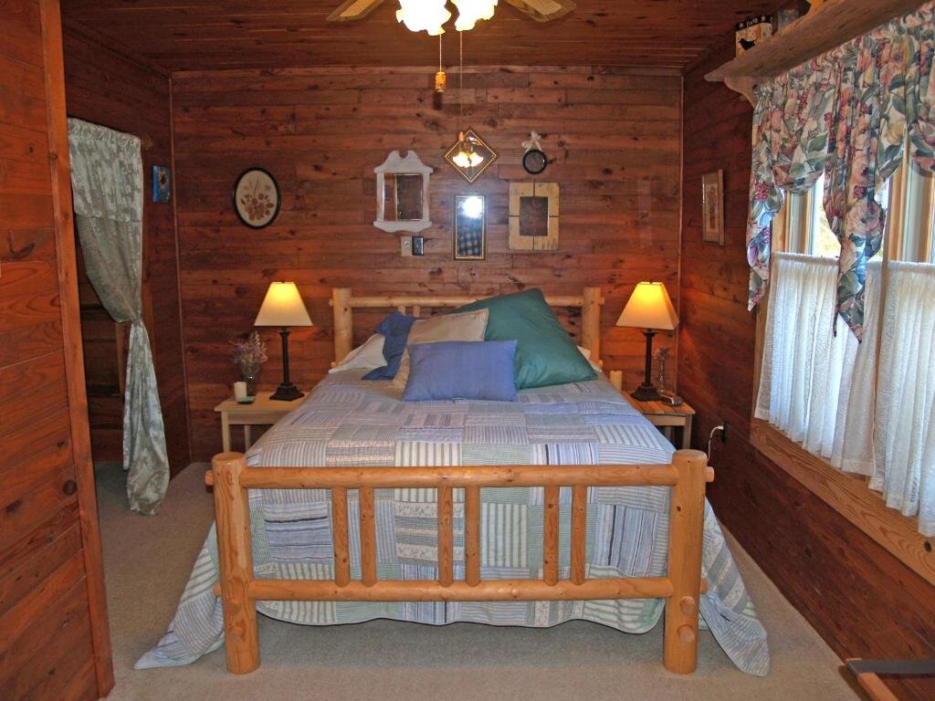Suite Henson Cove Place Bed and Breakfast w/Cabin