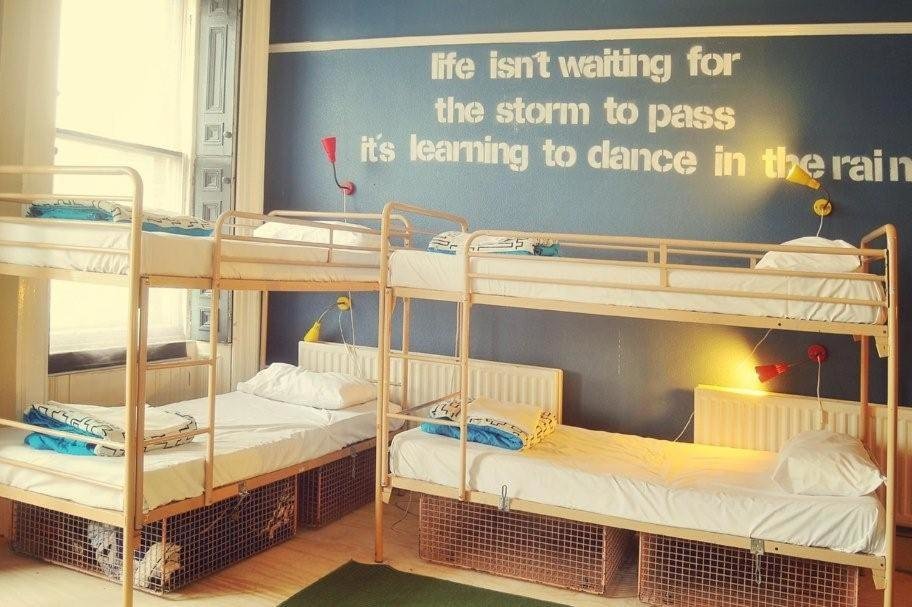 Кровать в общем номере Vagabonds Belfast