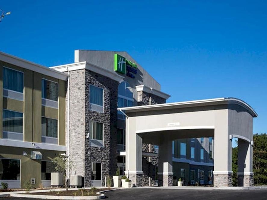 Люкс Deluxe Holiday Inn Express & Suites New Cumberland, an IHG Hotel