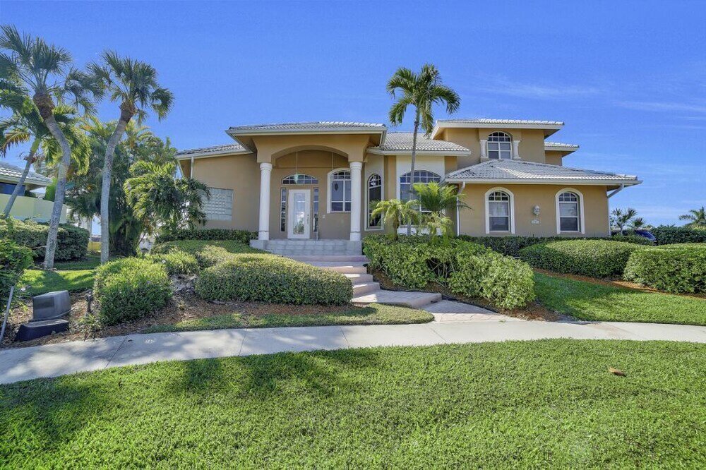 Cabaña Wintergreen Ct. 859 Marco Island Vacation Rental 4 Bedroom Home by Redawning