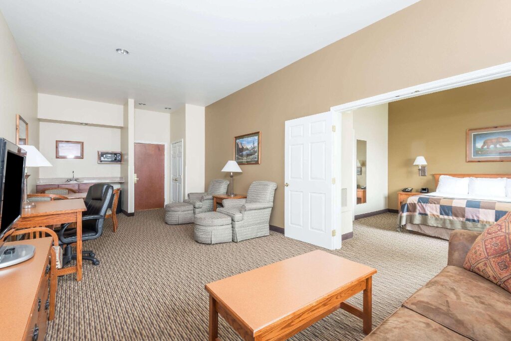Люкс Superior Fairfield Inn & Suites by Marriott Missoula Airport