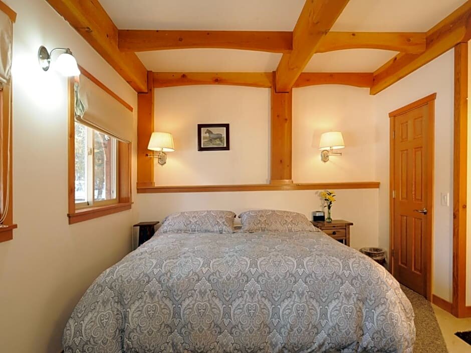 Deluxe Zimmer Carriage House Accommodations