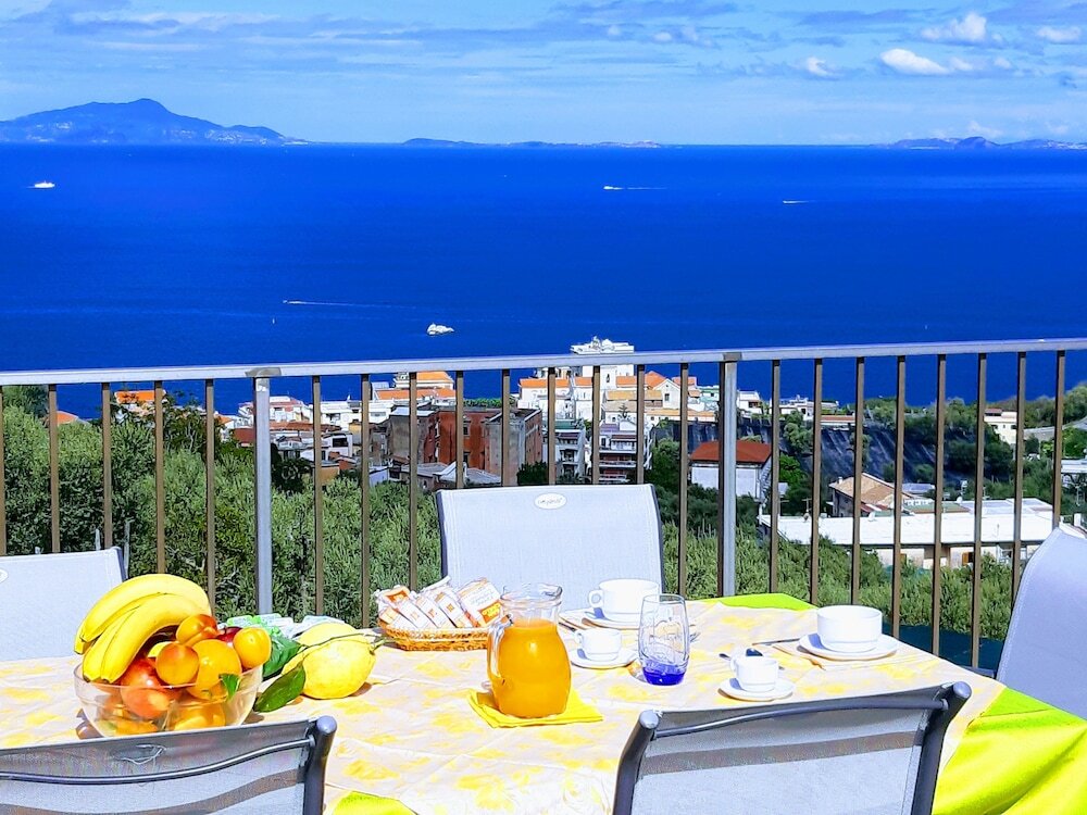 Номер Luxury пентхаус c 1 комнатой с балконом и с видом на море Agriturismo La Lobra