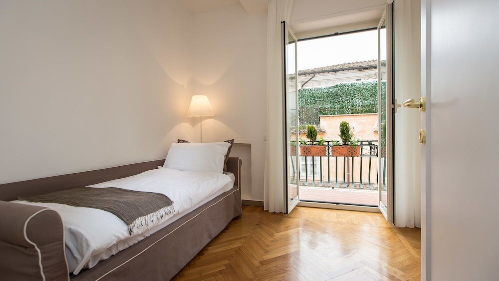 Apartamento Rental In Rome Colosseum View Luxury Apartment
