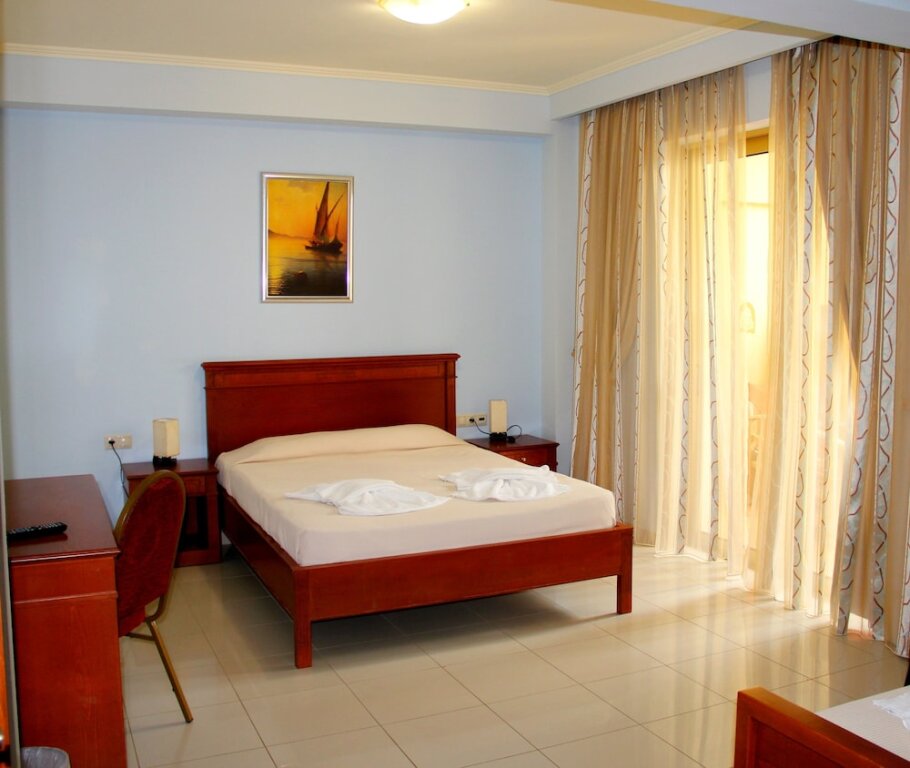 Standard chambre avec balcon et Vue jardin Agelia Beach Hotel