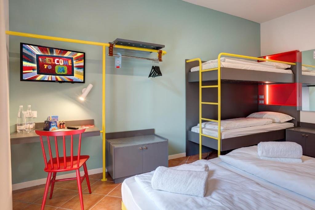 Кровать в общем номере MEININGER Milano Garibaldi