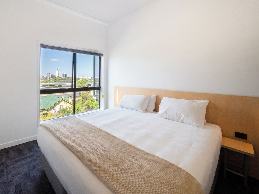 Standard room with river view Brisbane City YHA