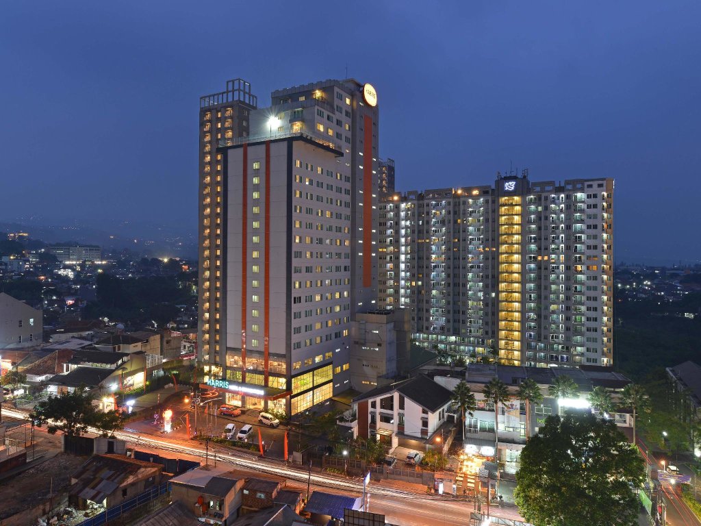 Двухместный номер Deluxe HARRIS Hotel & Conventions Ciumbuleuit - Bandung