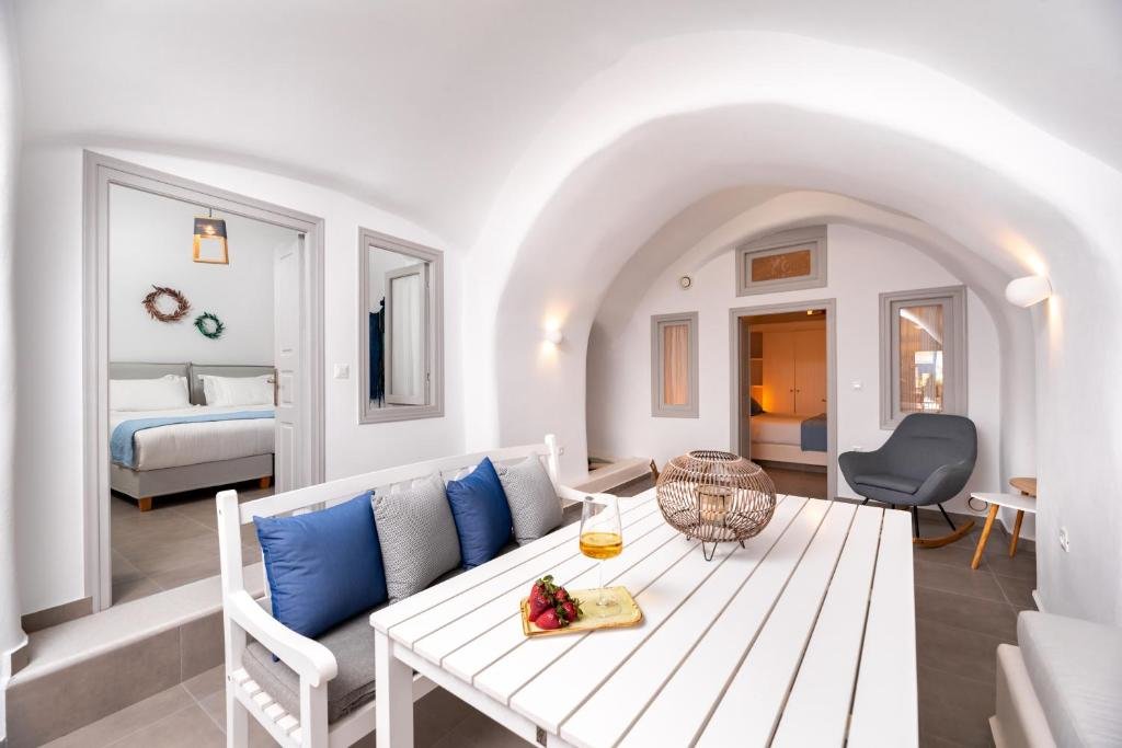 Апартаменты с 2 комнатами Santorini Caves