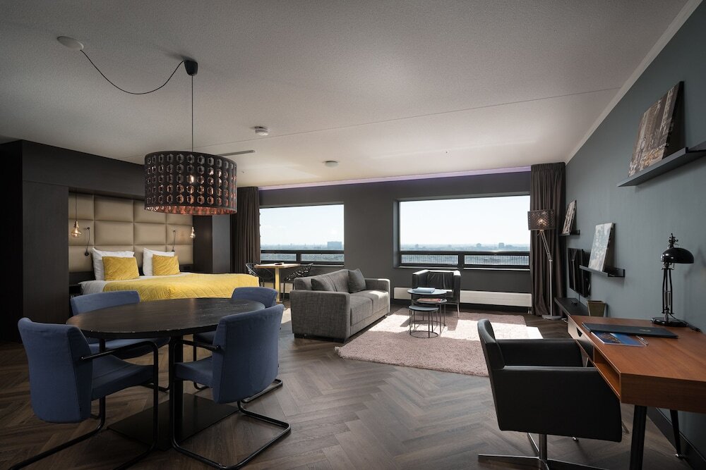 Студия The Penthouse At The Hague Tower