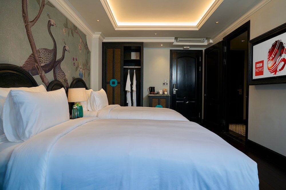 Двухместный номер Deluxe с балконом и с видом на бассейн Hoi An Delicacy Hotel & Spa