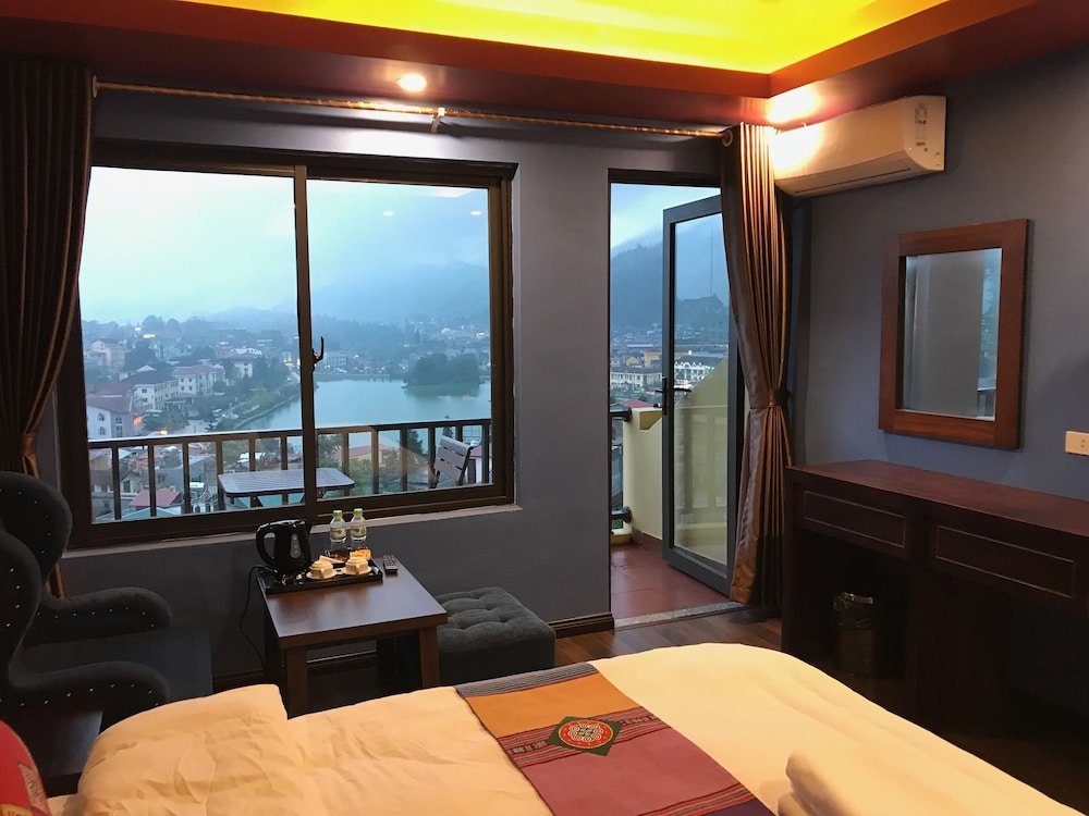 Двухместный номер Deluxe с балконом и с видом на горы Saparis Hotel