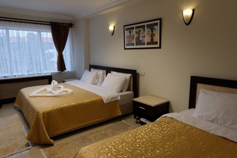 Standard Dreier Zimmer Grand Kirşehir Otel