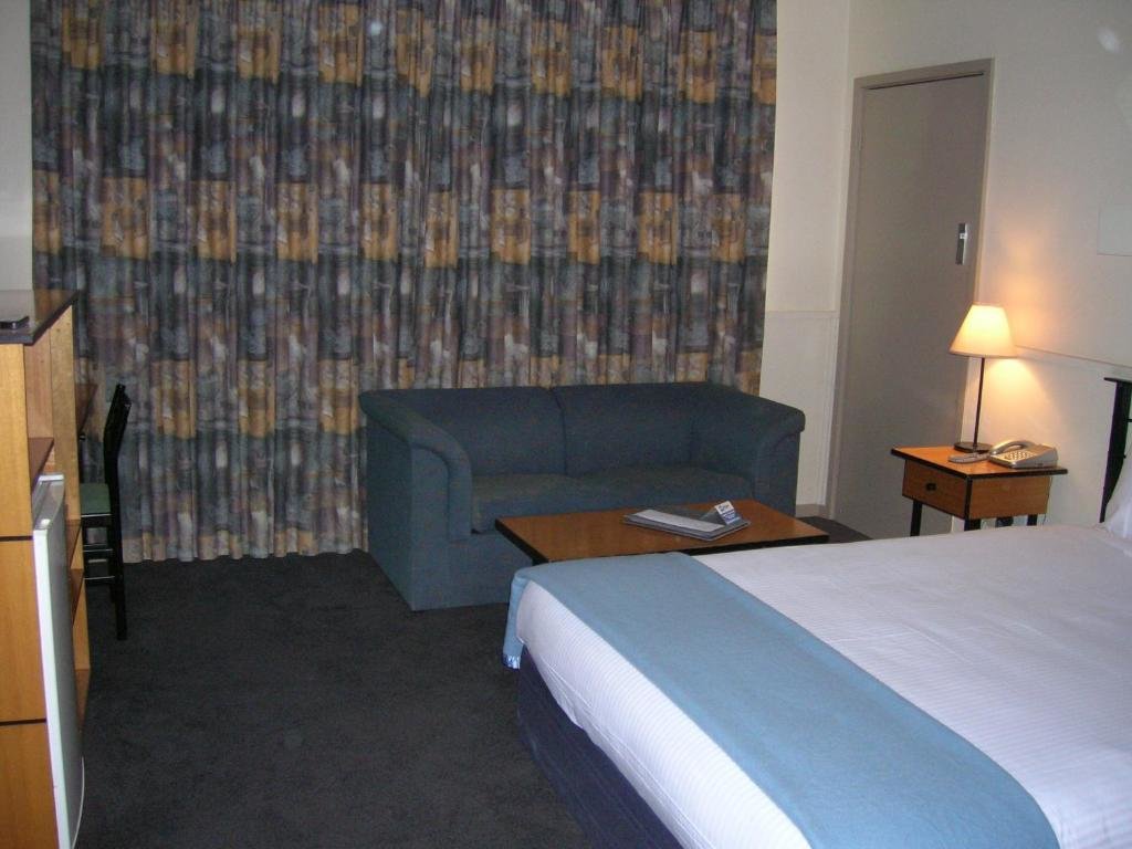 Трёхместный номер Standard Overlander Hotel Motel