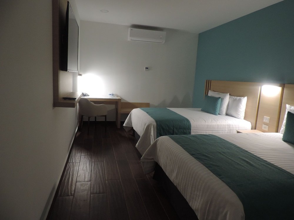 Standard Quadruple room Hotel Plaza Sol Veracruz