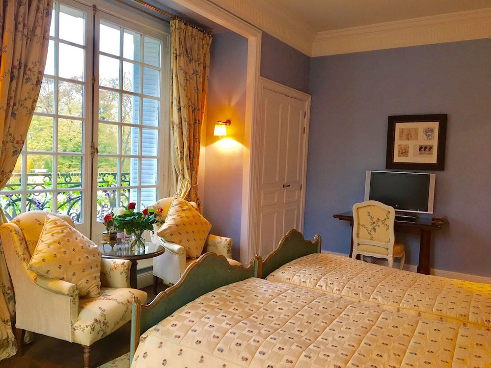 Royal Doppel Zimmer mit Balkon Château des Forgets Hotel