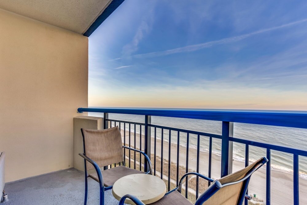 Habitación Estándar 1 dormitorio con balcón y frente al océano Spectacular Oceanfront Condo by Hosteeva