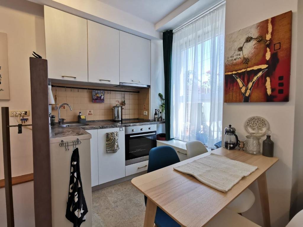 Апартаменты Lovely 1-bedroom apartment close to the centre