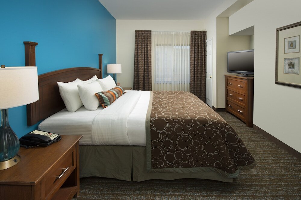 Suite 2 dormitorios Staybridge Suites Baltimore BWI Airport, an IHG Hotel