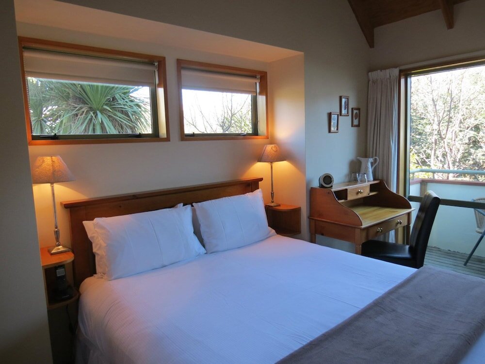 Standard Double room with balcony Te Wanaka Lodge