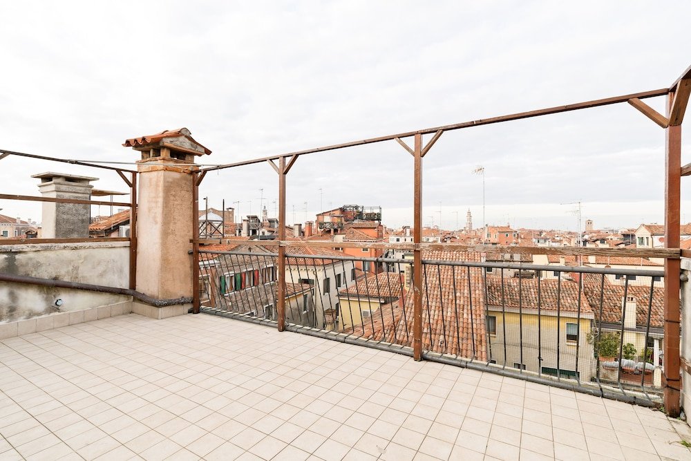 Apartamento 3 habitaciones con balcón Ponte di Rialto Penthouse with Panoramic Terrace