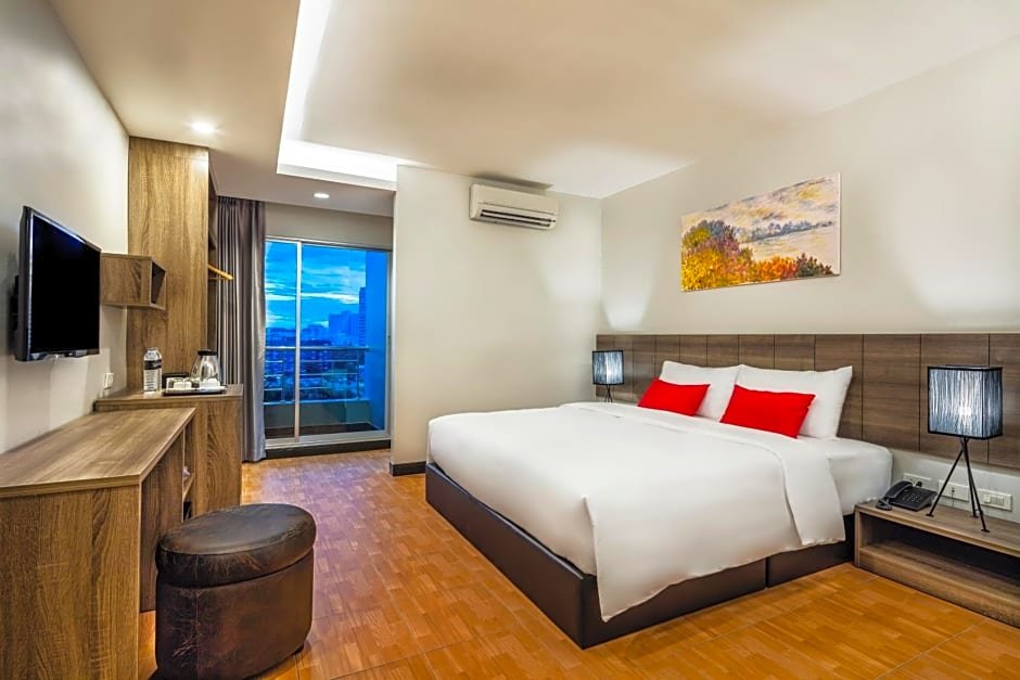 Deluxe room Livotel Hotel Hua Mak Bangkok