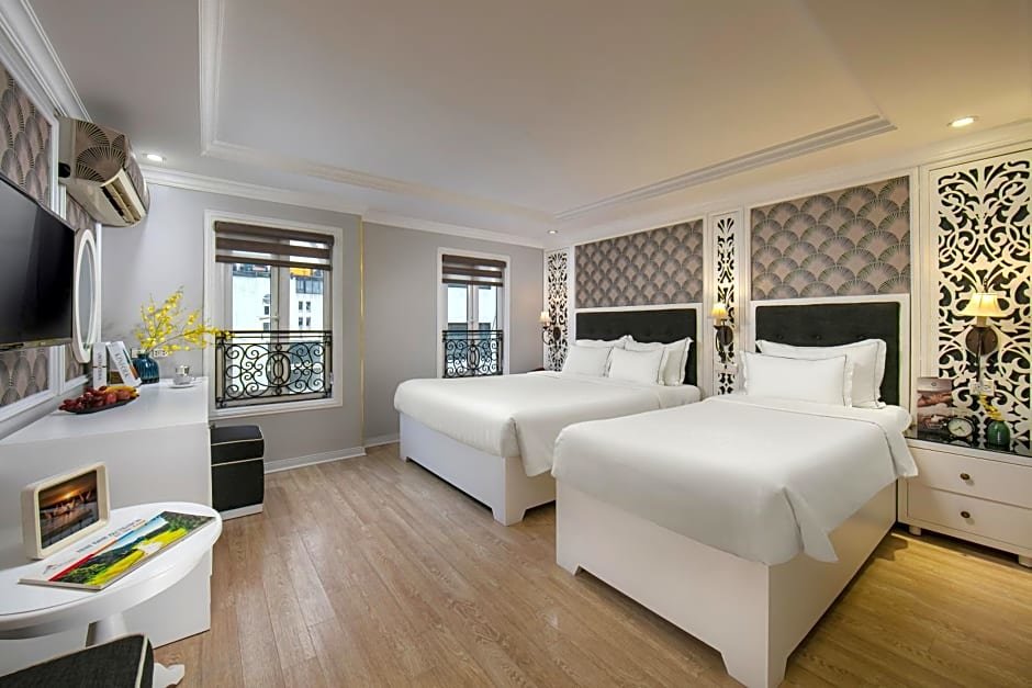 Трёхместный номер Standard Lavender Central Hotel & Spa Hanoi