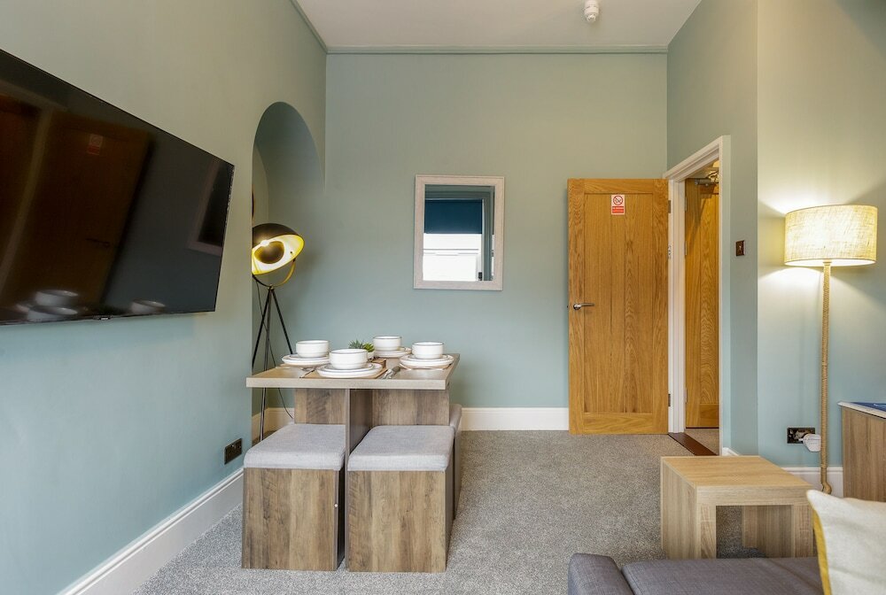 Komfort Apartment Stopover at SEABIRD APARTMENTS central Southsea