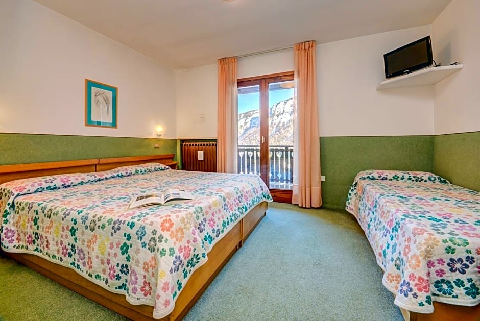 Standard Triple room with balcony Hotel Splendor