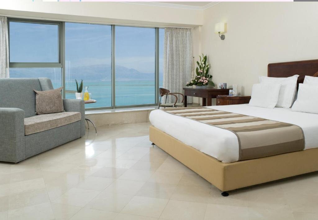 Номер Superior Royal Dead Sea - Hotel & Spa